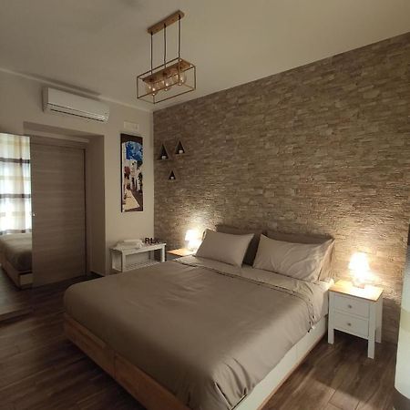 Tizzy Apartment & Rooms Bari Exteriör bild