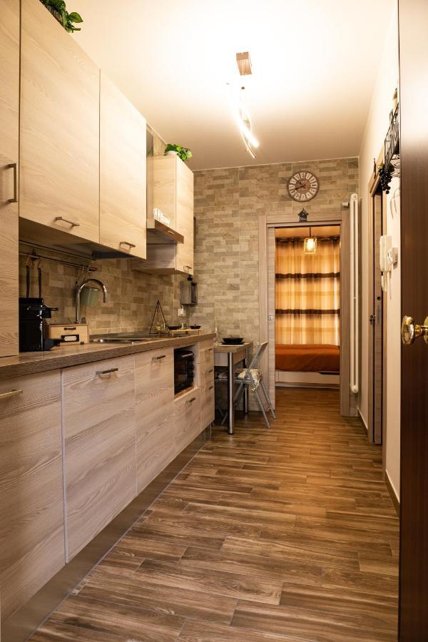 Tizzy Apartment & Rooms Bari Exteriör bild