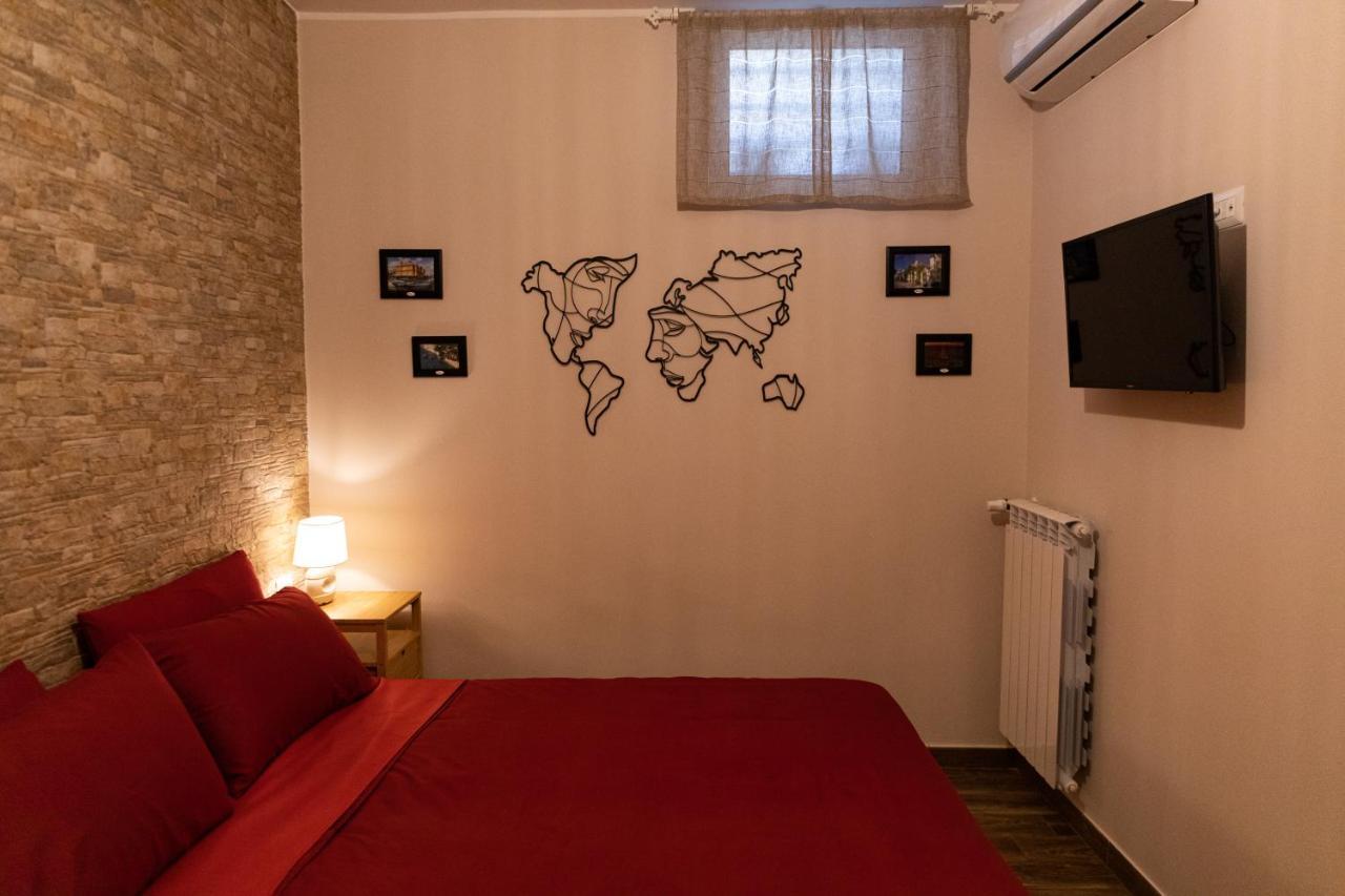 Tizzy Apartment & Rooms Bari Exteriör bild