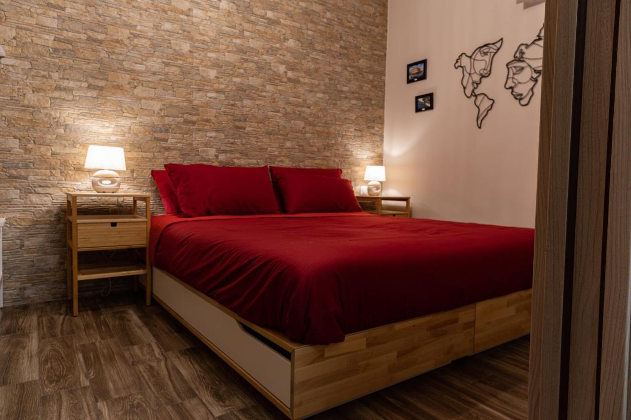 Tizzy Apartment & Rooms Bari Exteriör bild
