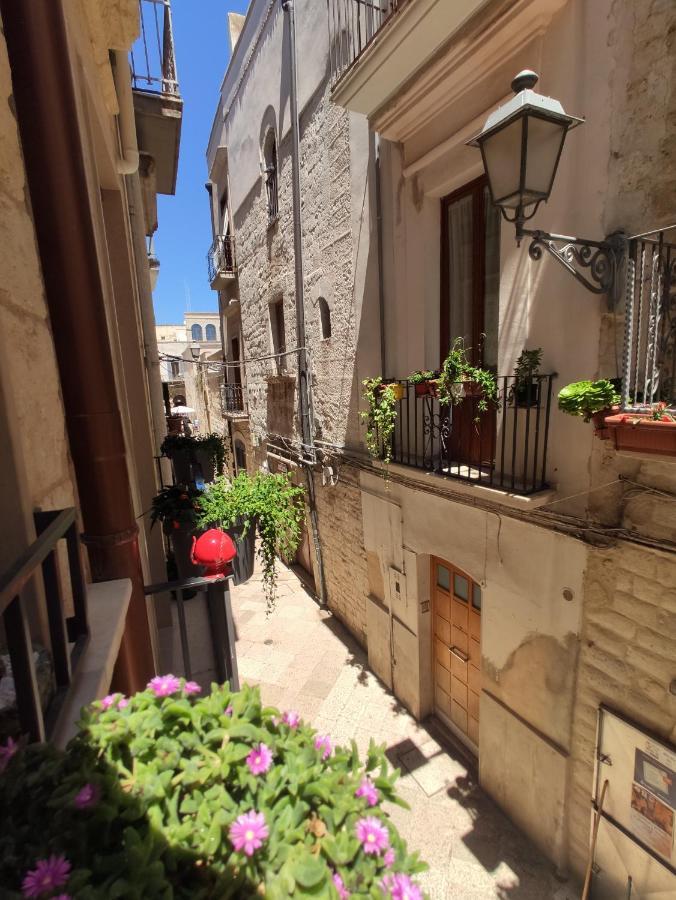 Tizzy Apartment & Rooms Bari Exteriör bild